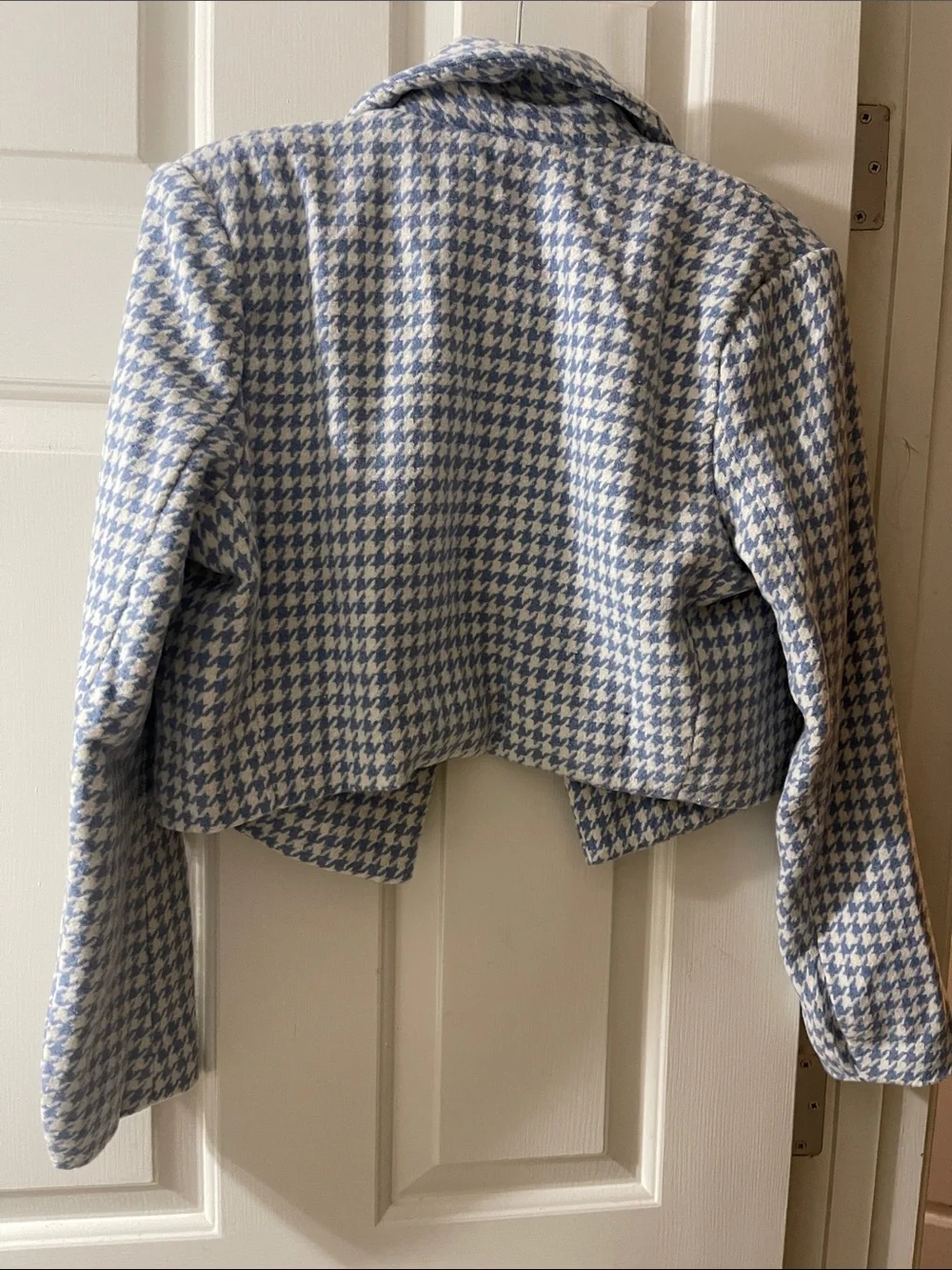 Cropped Houndstooth Blazer Jacket in Light Blue and White - Picture 6 of 6
